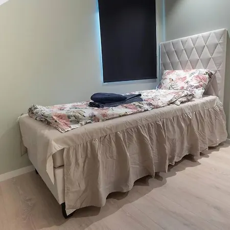 Cozy And New In -hill Appartement