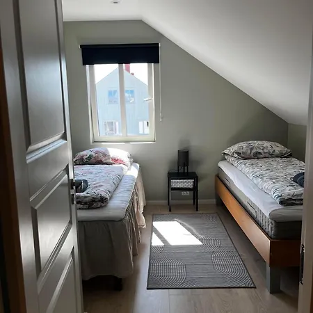 Cozy And New In -hill Appartement