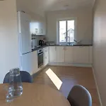 Leilighet Cozy And New In -hill