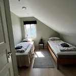 Cozy And New In -hill Leilighet Arendal