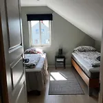 Cozy And New In -hill Leilighet