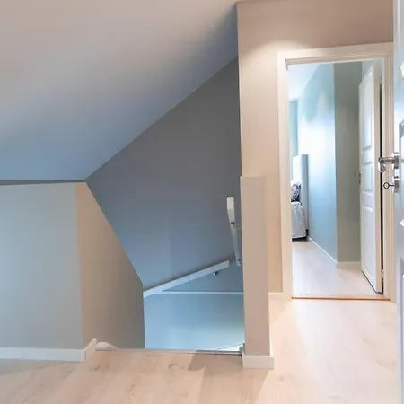 Cozy And New In -hill Apartment Arendal
