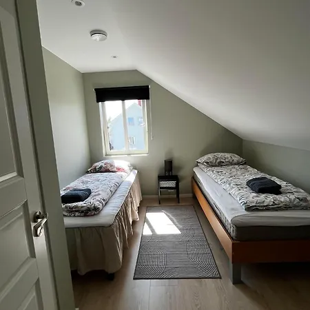 Cozy And New In -hill Apartment Arendal